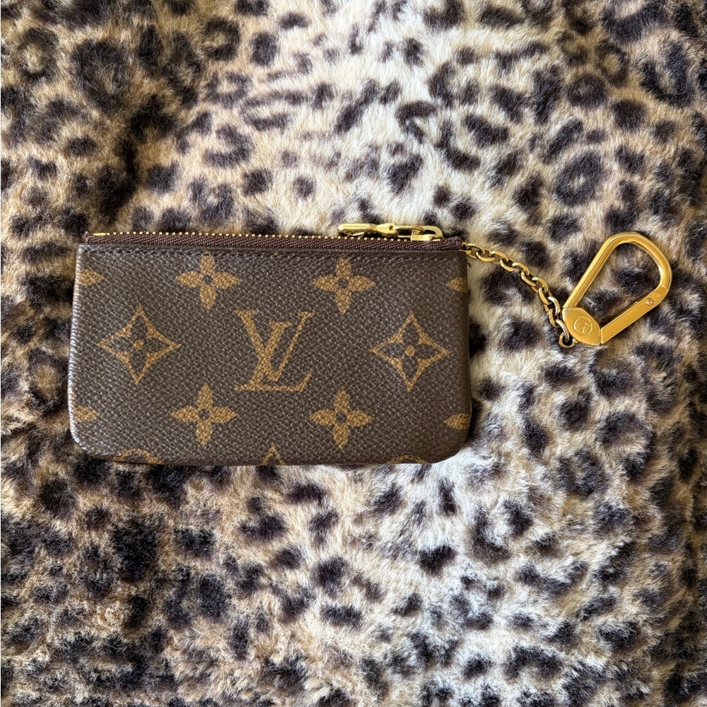 Louis Vuitton Monogram Key Pouch / Coin Purse – 100% Authentic